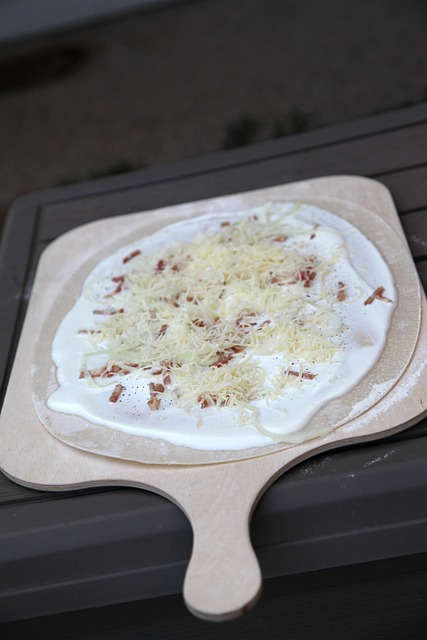 Tarte Flambée, Alsacia, Bacon Cub, Ceapă
