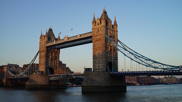 Free Tower Bridge London photo and picture