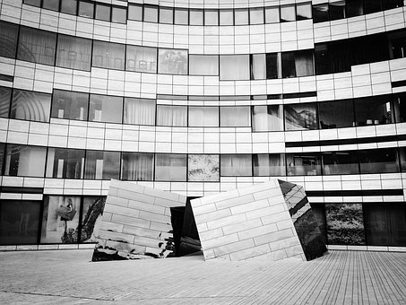 Free Dusseldorf Kö-Bogen photo and picture