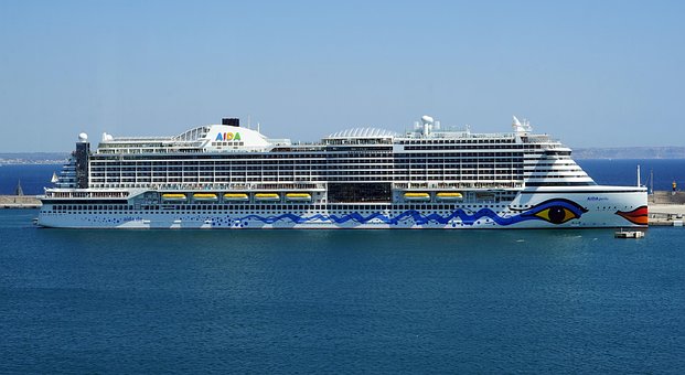 Aida Perla, Kreuzfahrtschiff, Hafen