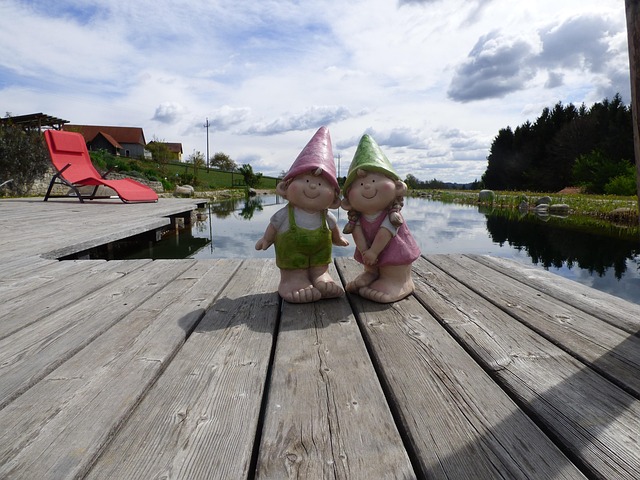 Free Dwarfs Lovers photo and picture