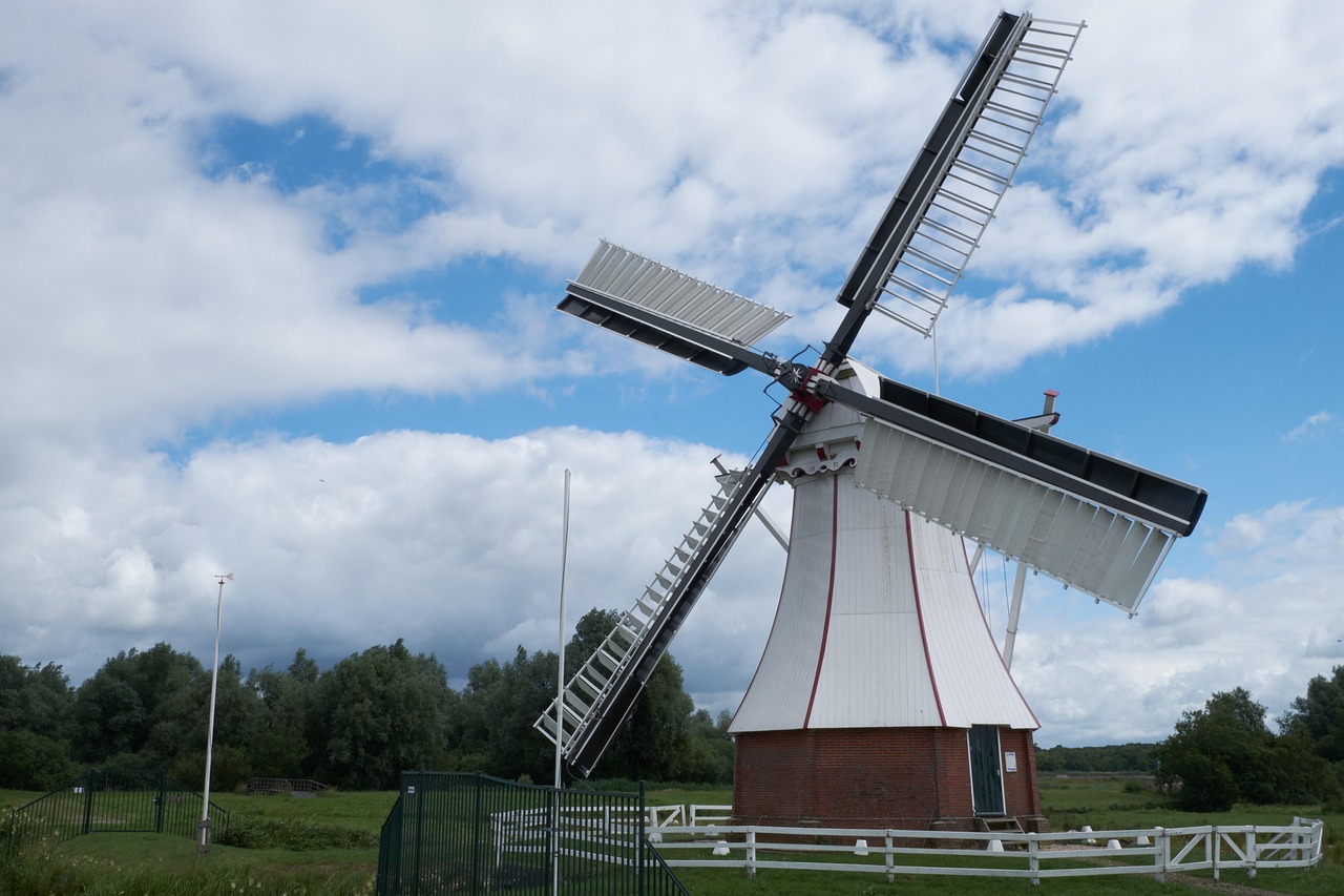 Windmill - free online jigsaw puzzle photo