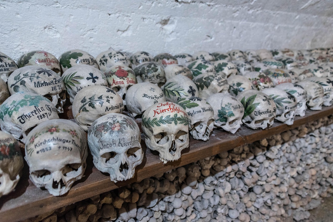Ossuary - free online jigsaw puzzle photo