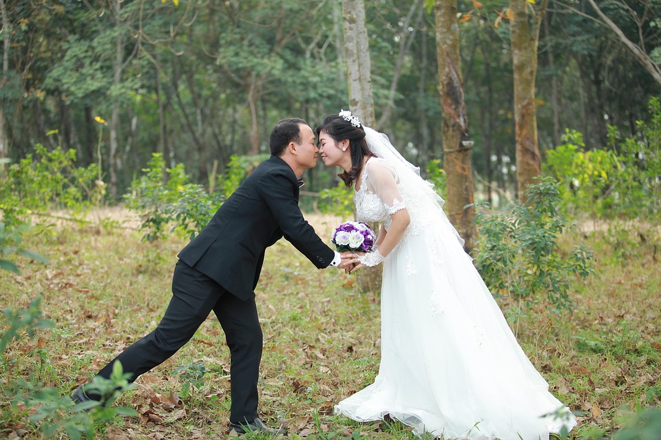 650 Gambar Foto Pernikahan Romantis HD Terbaik