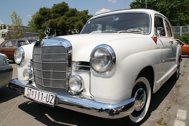 Free Clasic Mercedes photo and picture