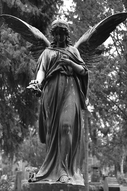 Figura De Piatră, Cimitir, Sculptură