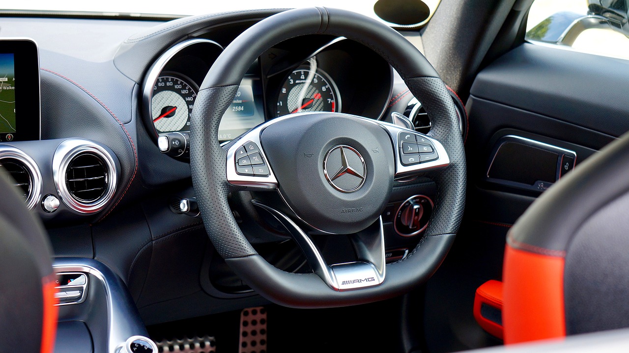 Tableau Sur Toile Mercedes AMG GT – Art Abstrait – Décoration Murale Moderne – Prêt à Accrocher