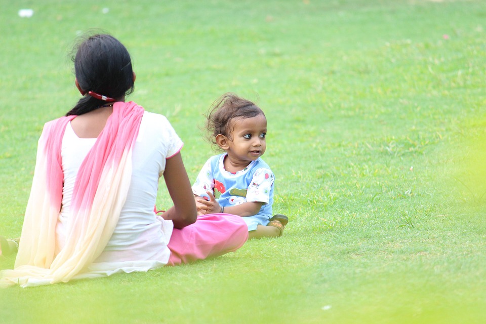 Embracing the Chaos: A New Mom’s Guide to Surviving the First Few Months
