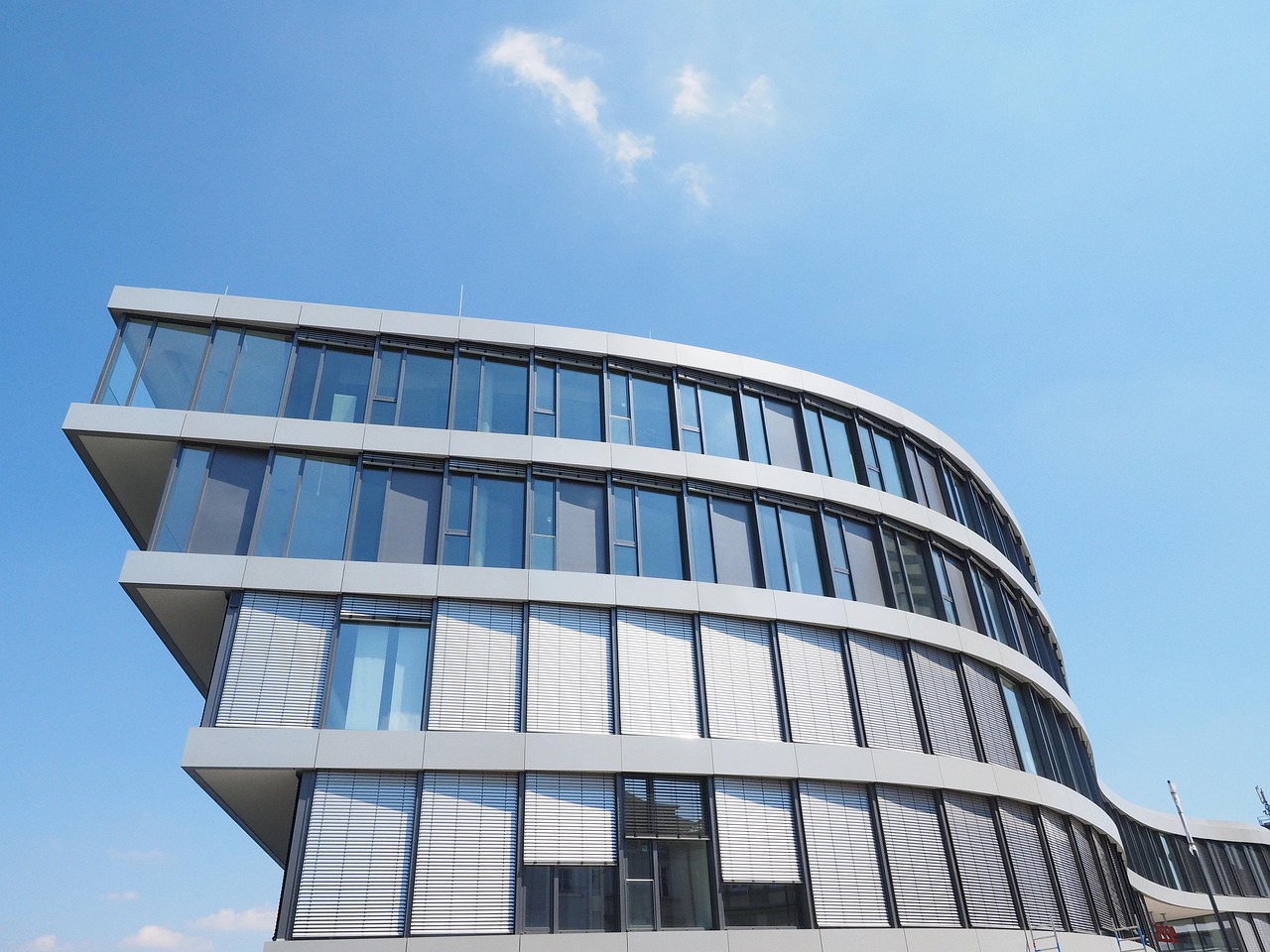 UK government building, public sector contracts for small businesses
