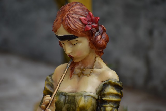 Free Pied Piper Woman photo and picture
