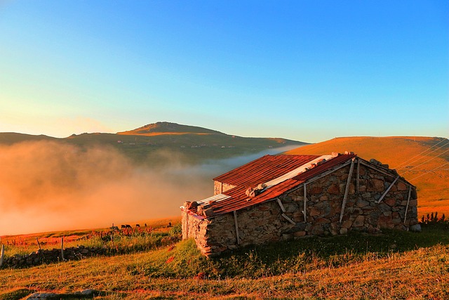 Free Plateau Highland House photo and picture