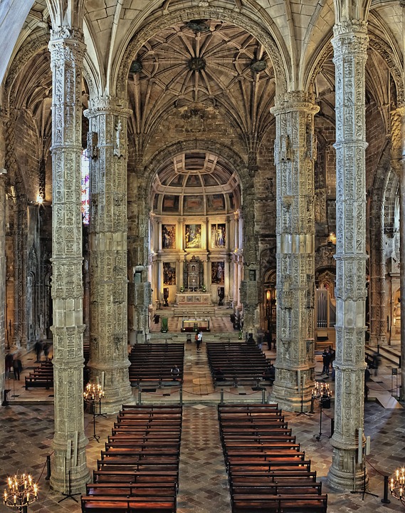 Cultural Etiquette in Lisbon: Travel Tips for Respectful Adventurers