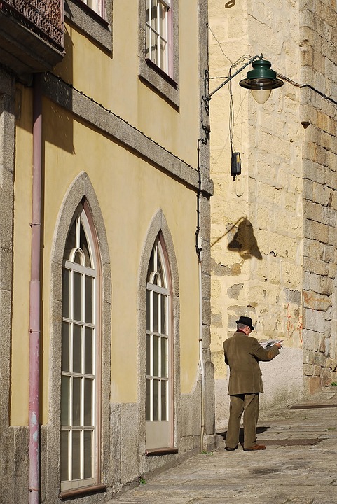 “Secrets Beneath the Stone: Archaeological Discoveries at Tomar’s Templar Castle”