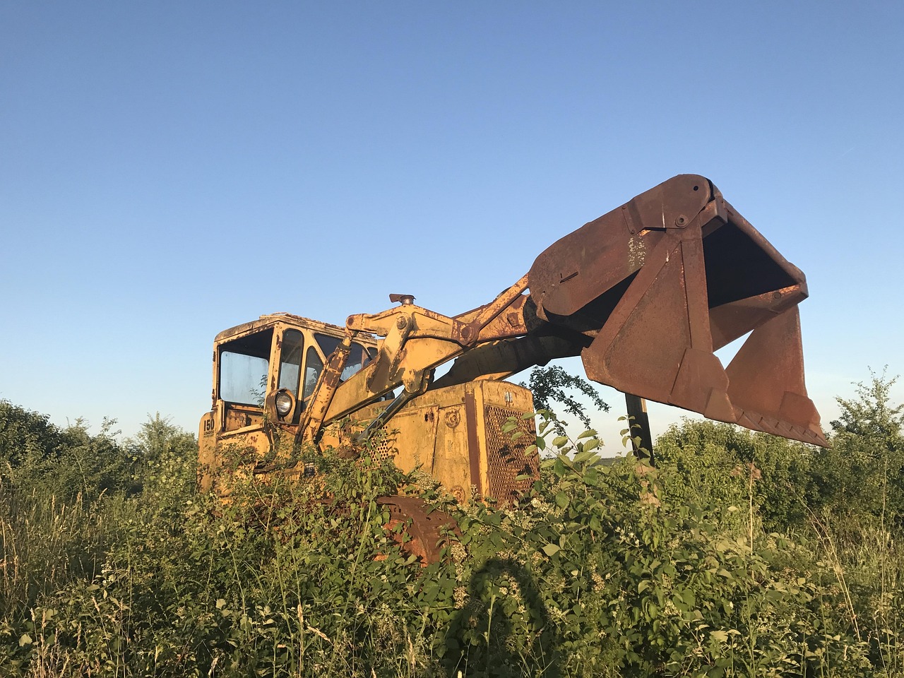 Download free HD stock image of Construction Machine Abandoned Free Construction Machine Abandoned photo and picture