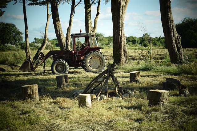 Free Tractor Campfire photo and picture