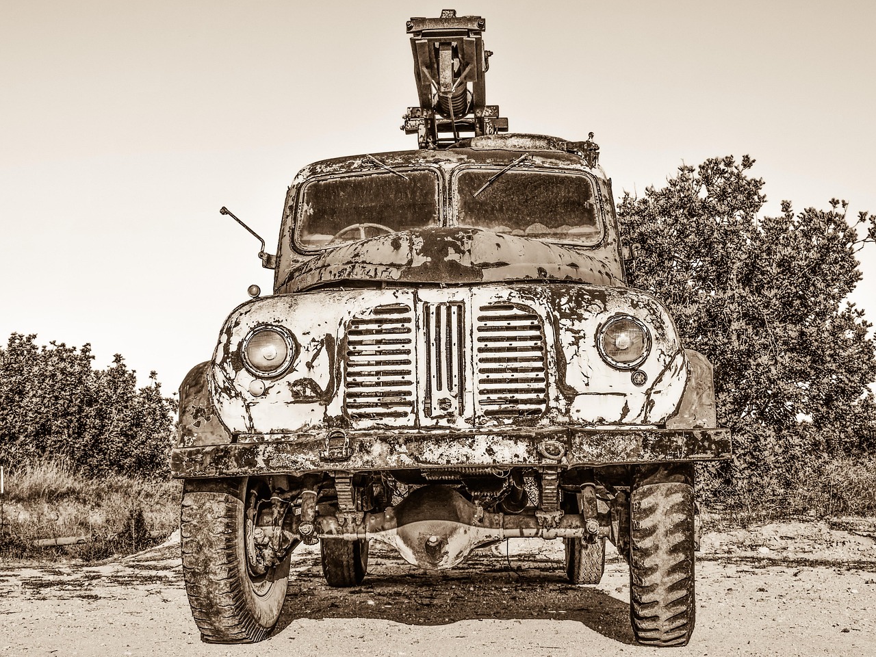 Old Truck - free online jigsaw puzzle photo