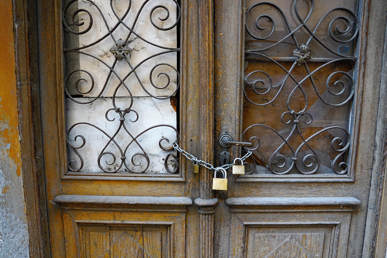 Door - free online jigsaw puzzle photo