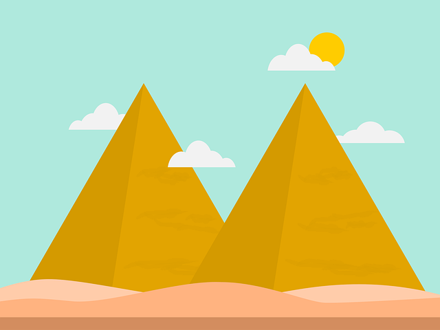 Free pyramid desert cloud vector