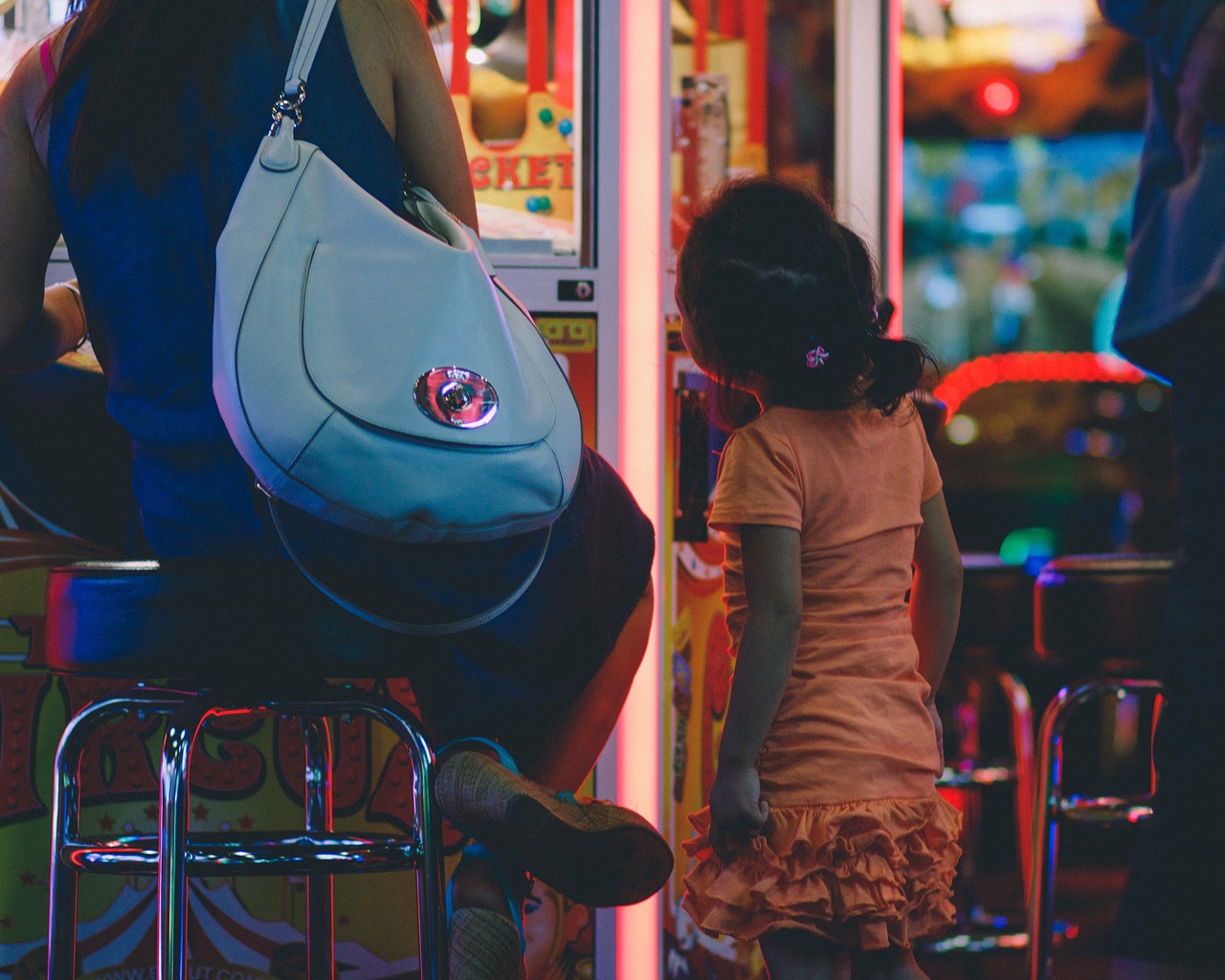 女生玩網頁游戲_網絡女生游戲