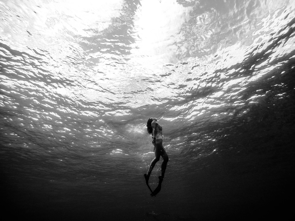 Tragic Diving Incident in Greece Leaves 25-Year-Old British Tourist Dead - News Directory 3