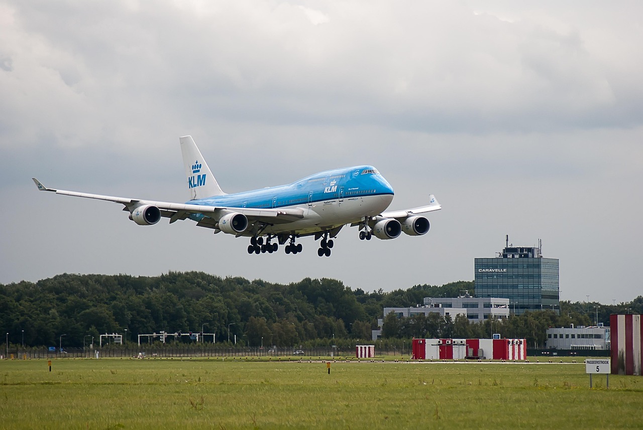 Why Jet Fuel Doesn’t Freeze at –50°C (The Hidden Science of High-Altitude Flight)