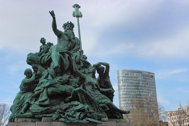 Free Fountain Dusseldorf photo and picture