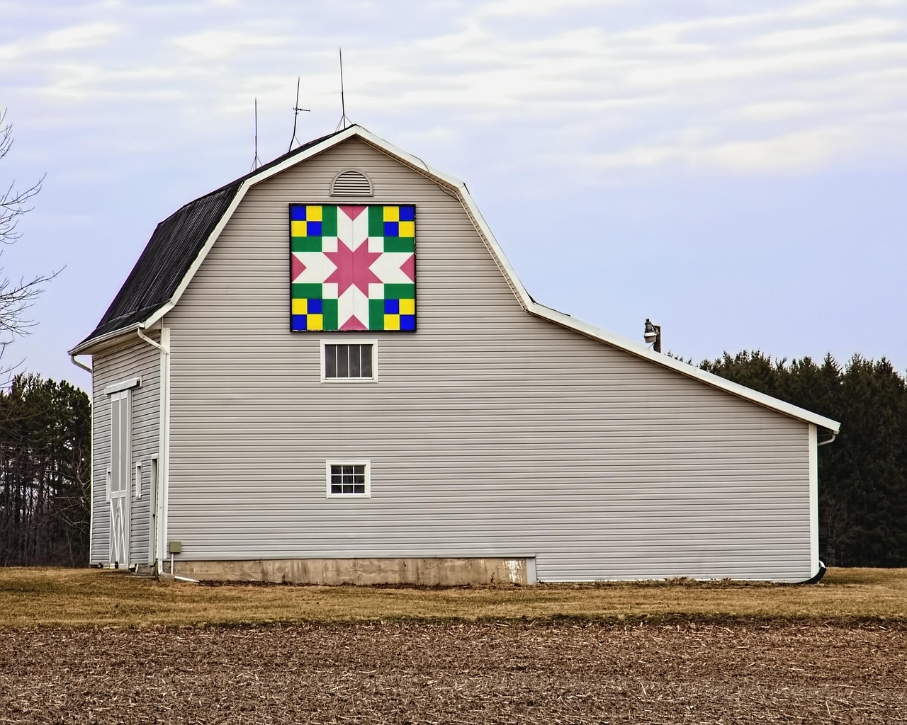 Barn - free online jigsaw puzzle photo