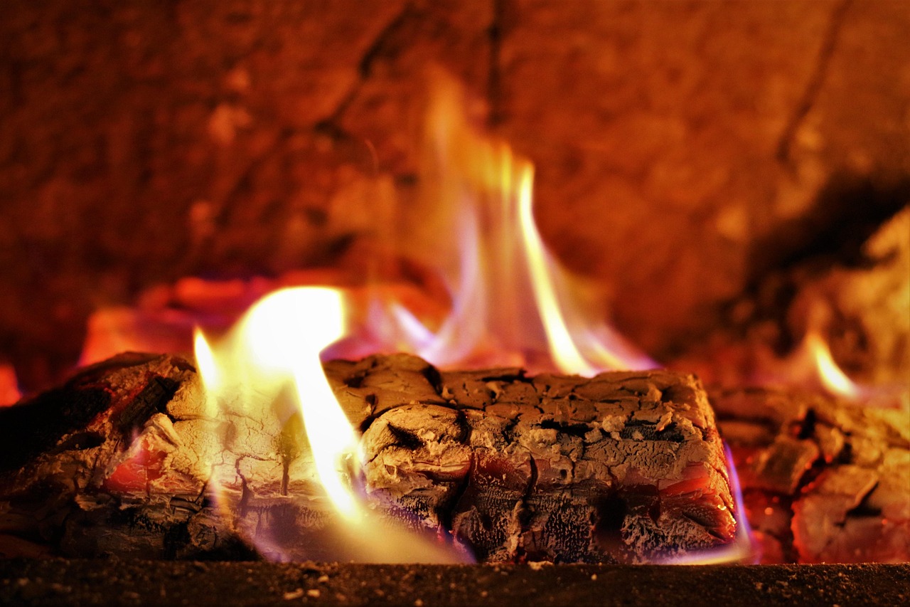 fireplace-2638325_1280.jpg