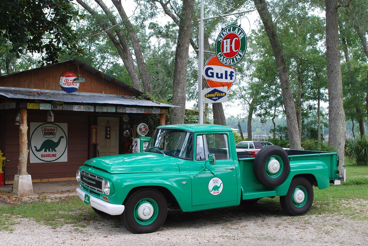 Classic Cars - free online jigsaw puzzle photo