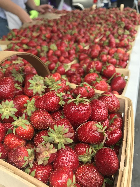 Free Farmers Market Strawberry photo and picture