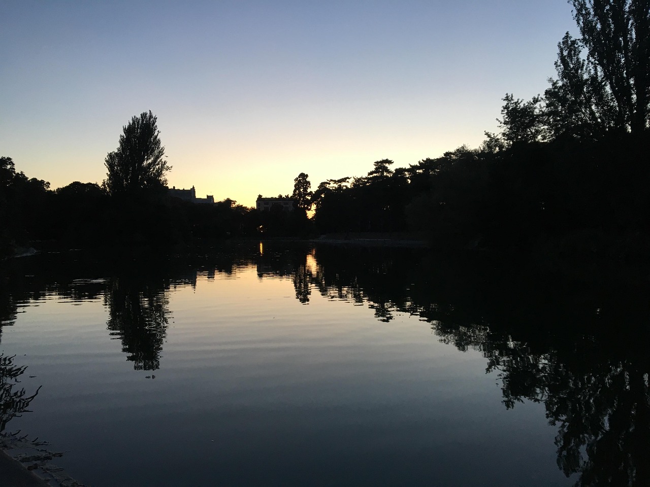 auringonlasku-aurinko-tumma-ilmainen-valokuva-pixabayssa-pixabay