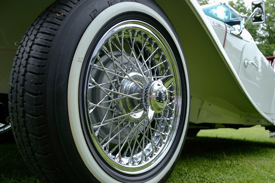White Luxury Car The Classic - Free photo on Pixabay - Pixabay