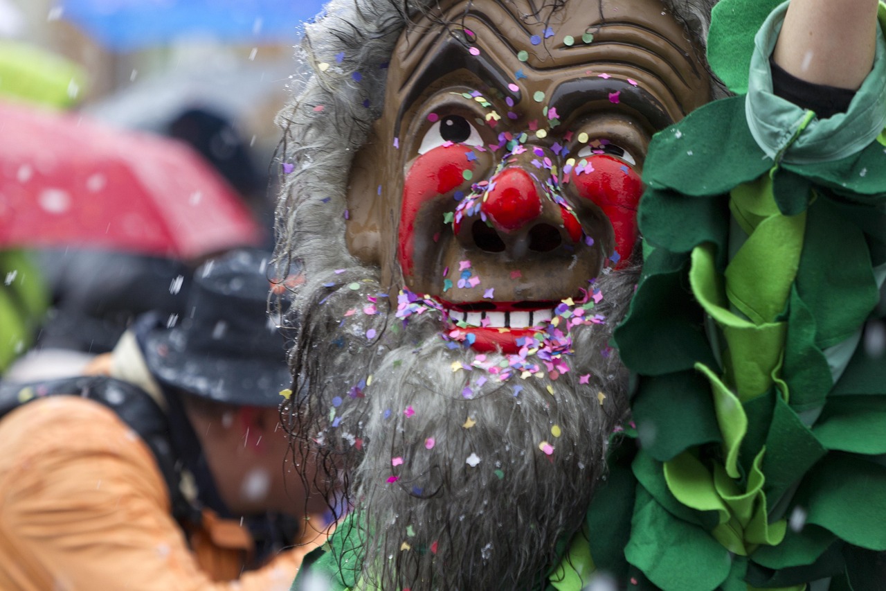 Mask - free online jigsaw puzzle photo