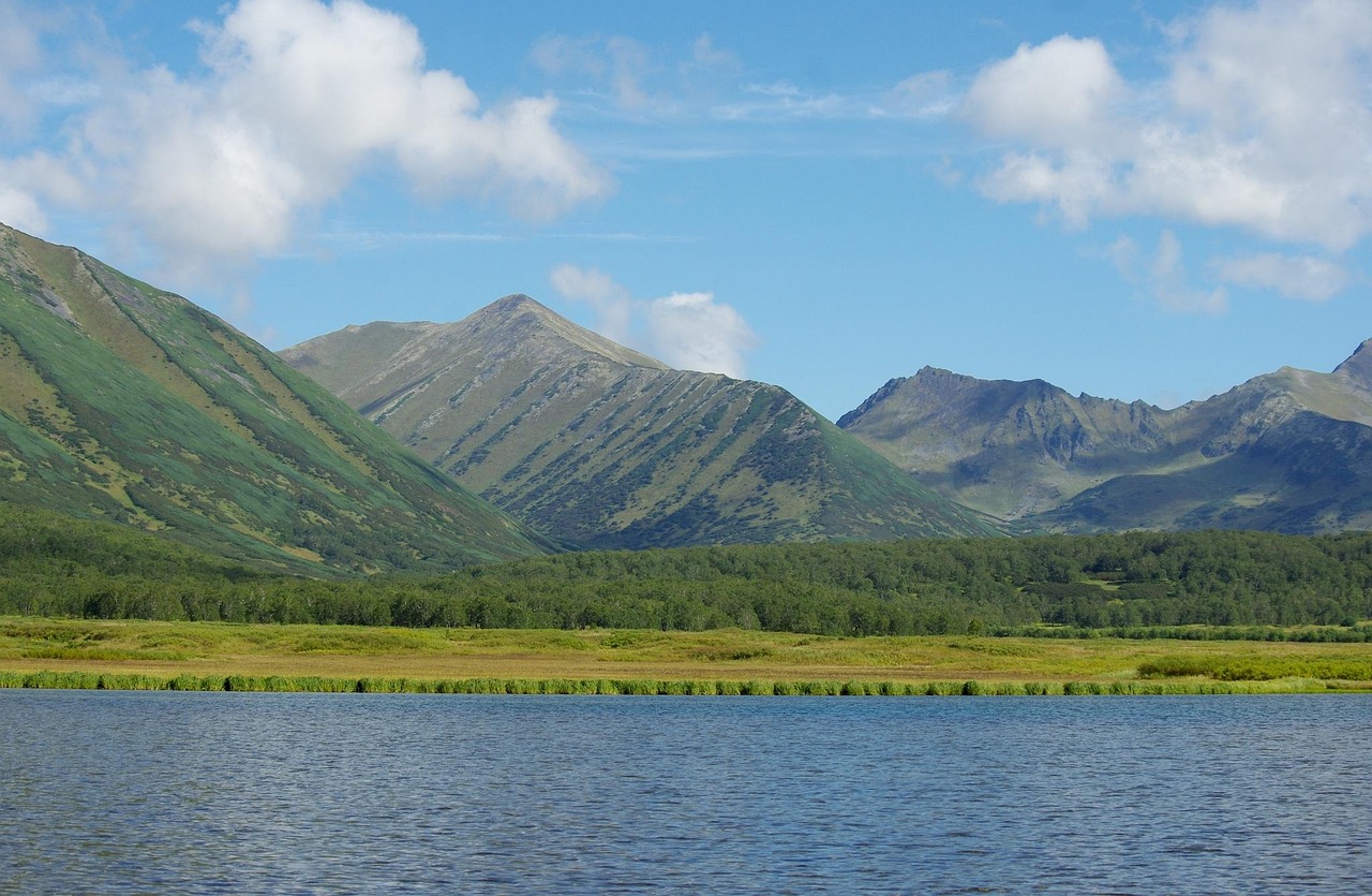 Lake - free online jigsaw puzzle photo