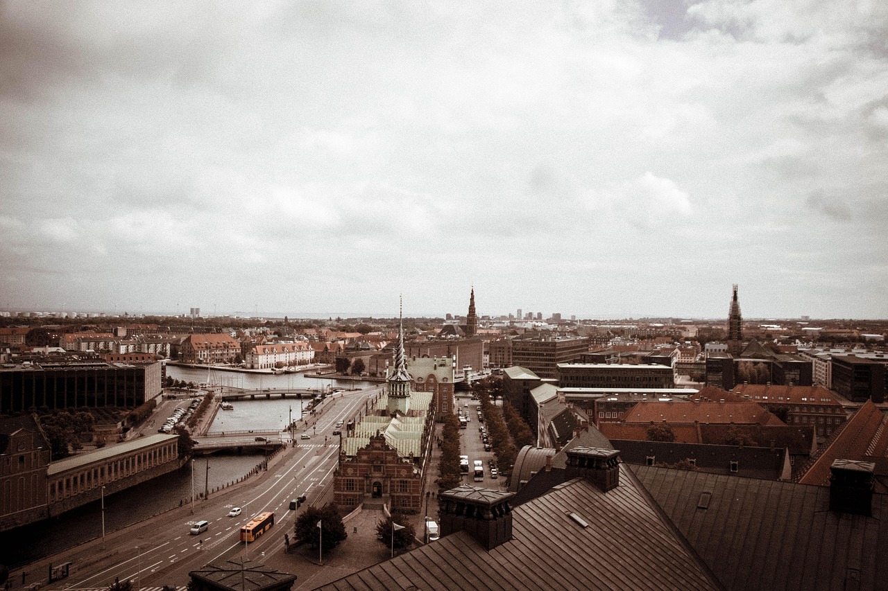 Building - free online jigsaw puzzle photo