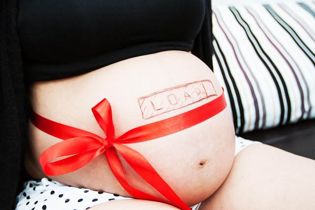 Free Loading Pregnant Women photo and picture