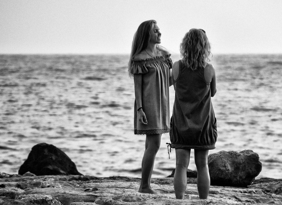girls-2687817_960_720.jpg