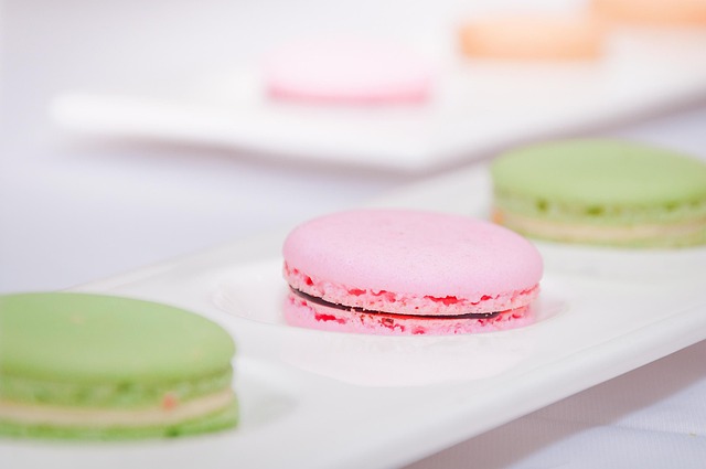 girls breasts, macaron, macarons