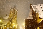 snow, blizzards, it's snowing