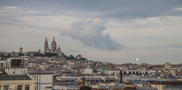Free Paris Montmartre photo and picture