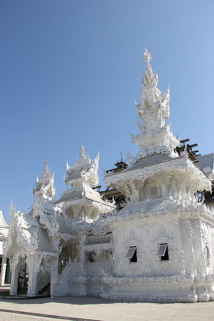 Free Wat Rong Khun Chiang Rai photo and picture