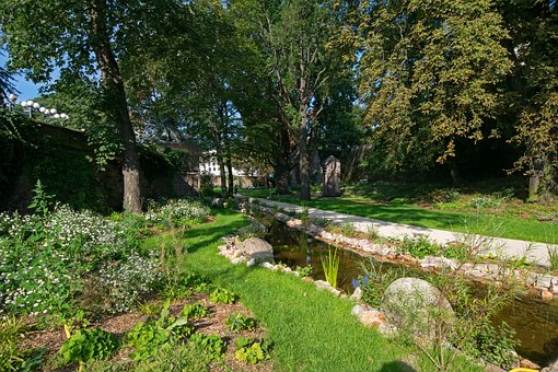 Free Palace Garden Darmstadt photo and picture