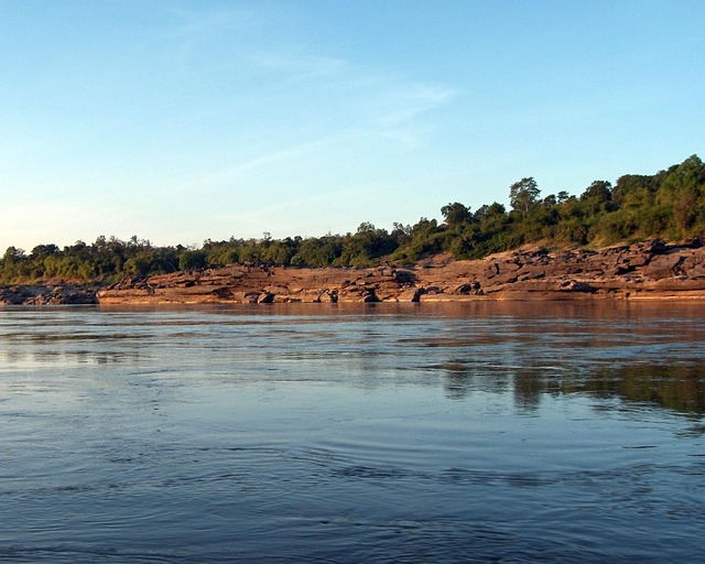 Free Three Thousand Waving Ubon Ratchathani photo and picture