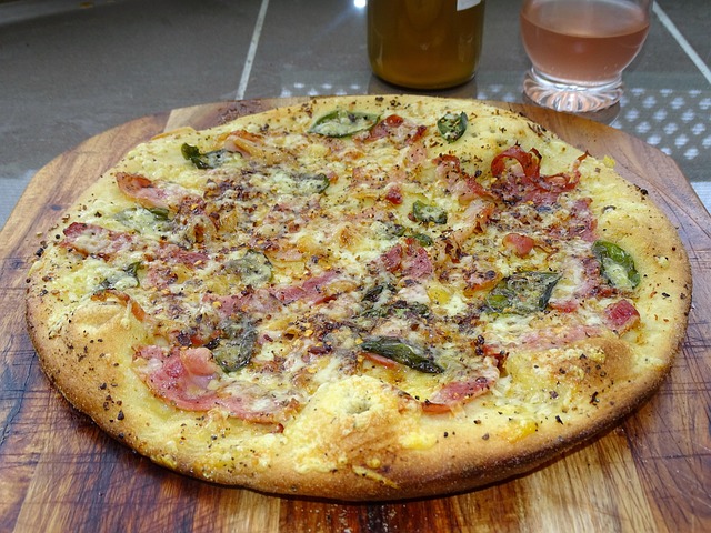 pizza, gourmet, pizza bianca, prosciutto, speck, italy, wood fired, woodfired pizza, cooking, chilli, herbs, basil, garlic, cheese, olive oil, brown fire, brown cooking, brown pizza, pizza, pizza, pizza, pizza, pizza, pizza bianca