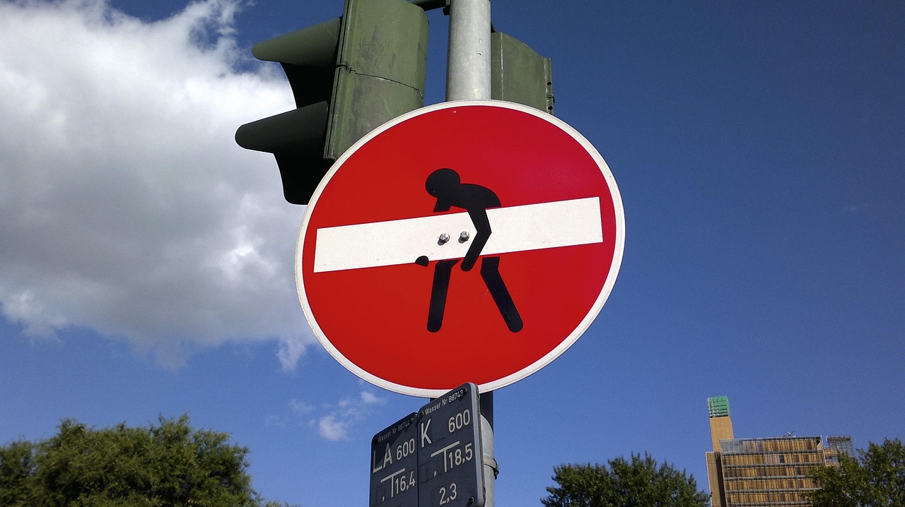 Entrance Forbidden - free online jigsaw puzzle photo