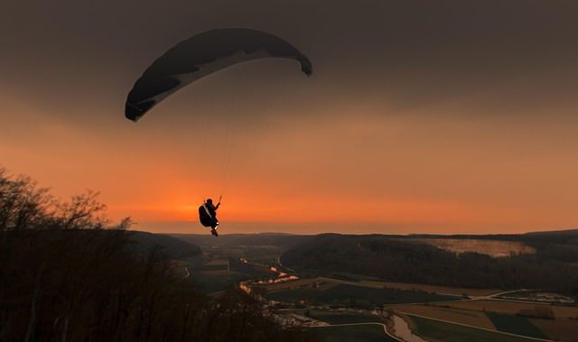 Free Paraglider Valley photo and picture