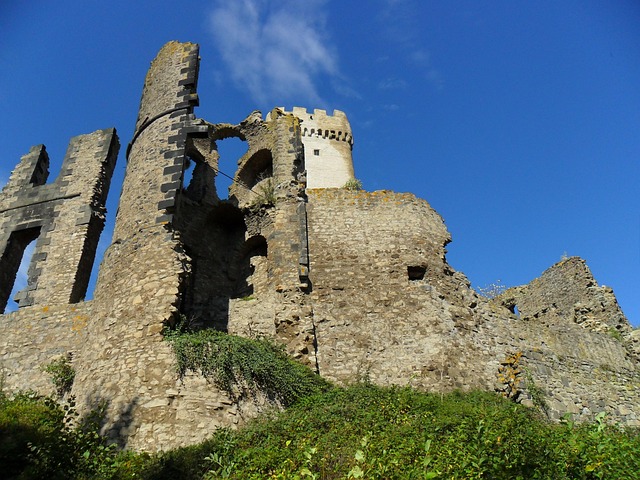 Free Olbrück Castle Ruin photo and picture