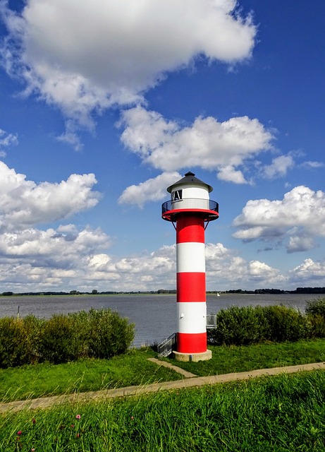 Free Lighthouse Elbe photo and picture