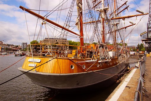Free Ship Yacht photo and picture