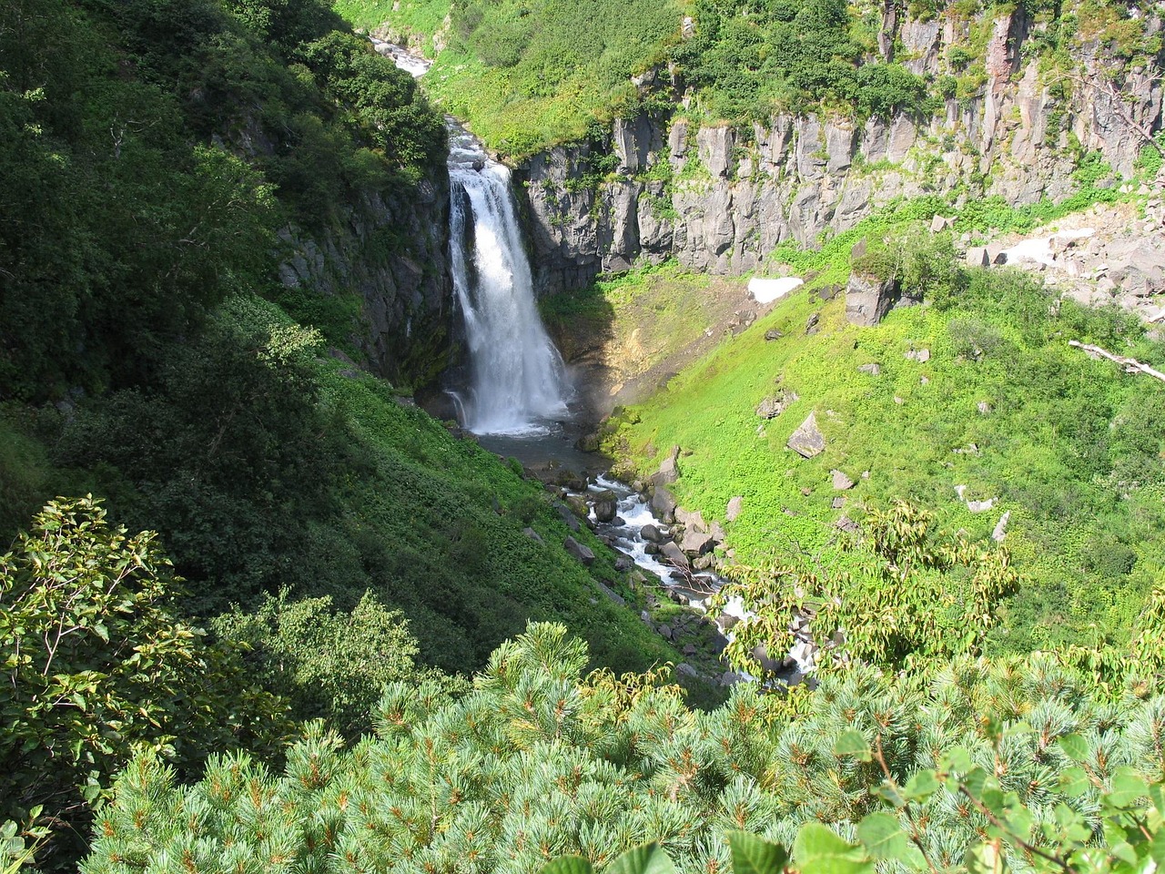 Waterfall - free online jigsaw puzzle photo